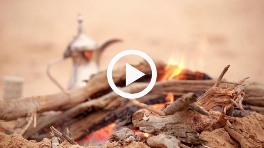 Making Arabic coffee