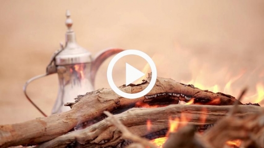 Making Arabic coffee