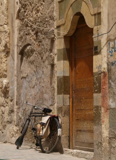 old house entrance in damascus