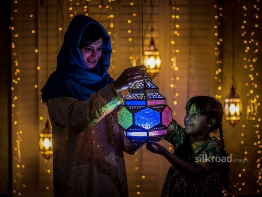 Mother and daughter celebrating ramadan|-