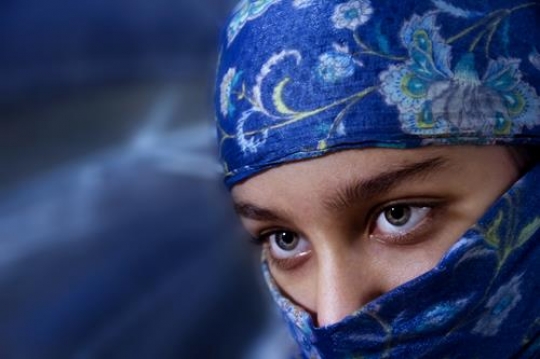 iraqi woman in veil