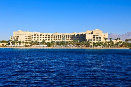 fancy hotel in aqaba