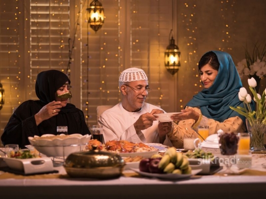 Woman serving meals|-