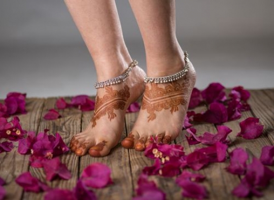 Henna Art on Feet|-