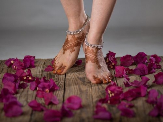 Henna Art on Feet with anklets|
