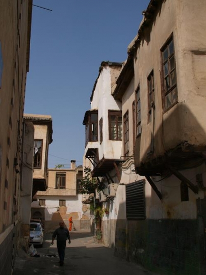 view of a poor neighborhood