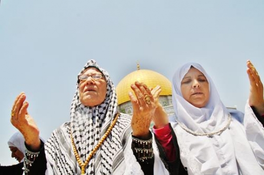 Women praying