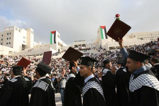 palestinians graduates