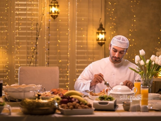 Father having iftar|-