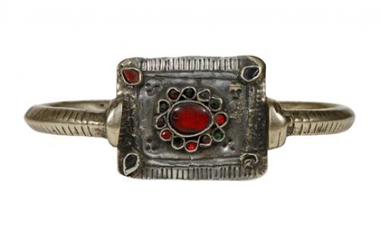 Red stoned bracelet