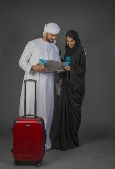 An Emarati Couple on Vacation|-